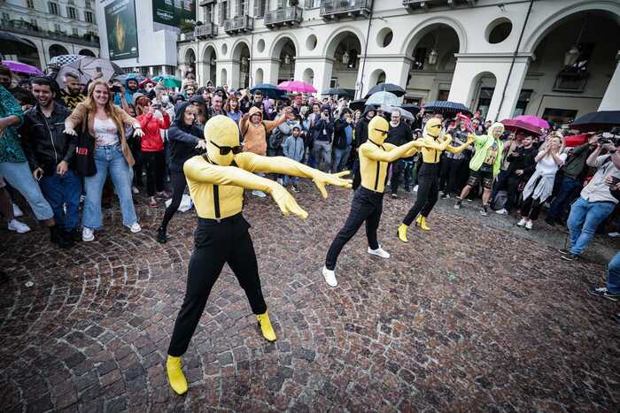 Eurovision-Subwoolfer-Norvegia--Flashmob-Torino-Beyond-the-Magazine