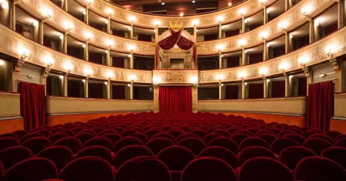 Teatro del Giglio accoglie il nuovo anno con Nessun Dorma, dirige Andrea Colombini, articolo su Beyond the Magazine