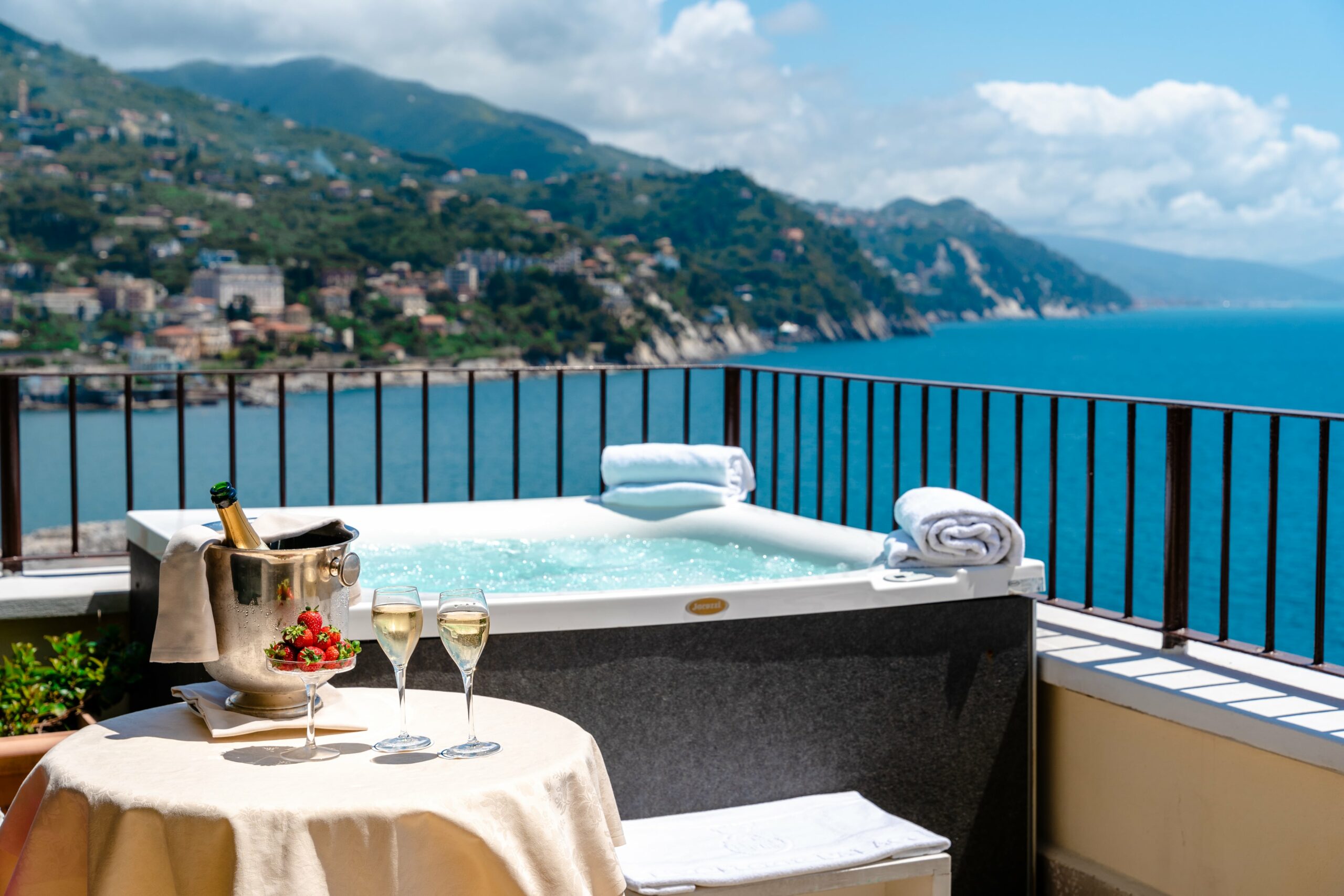 Excelsior Palace Portofino Coast, collaborazione con Jacuzzi®, articolo su Beyond the Magazine