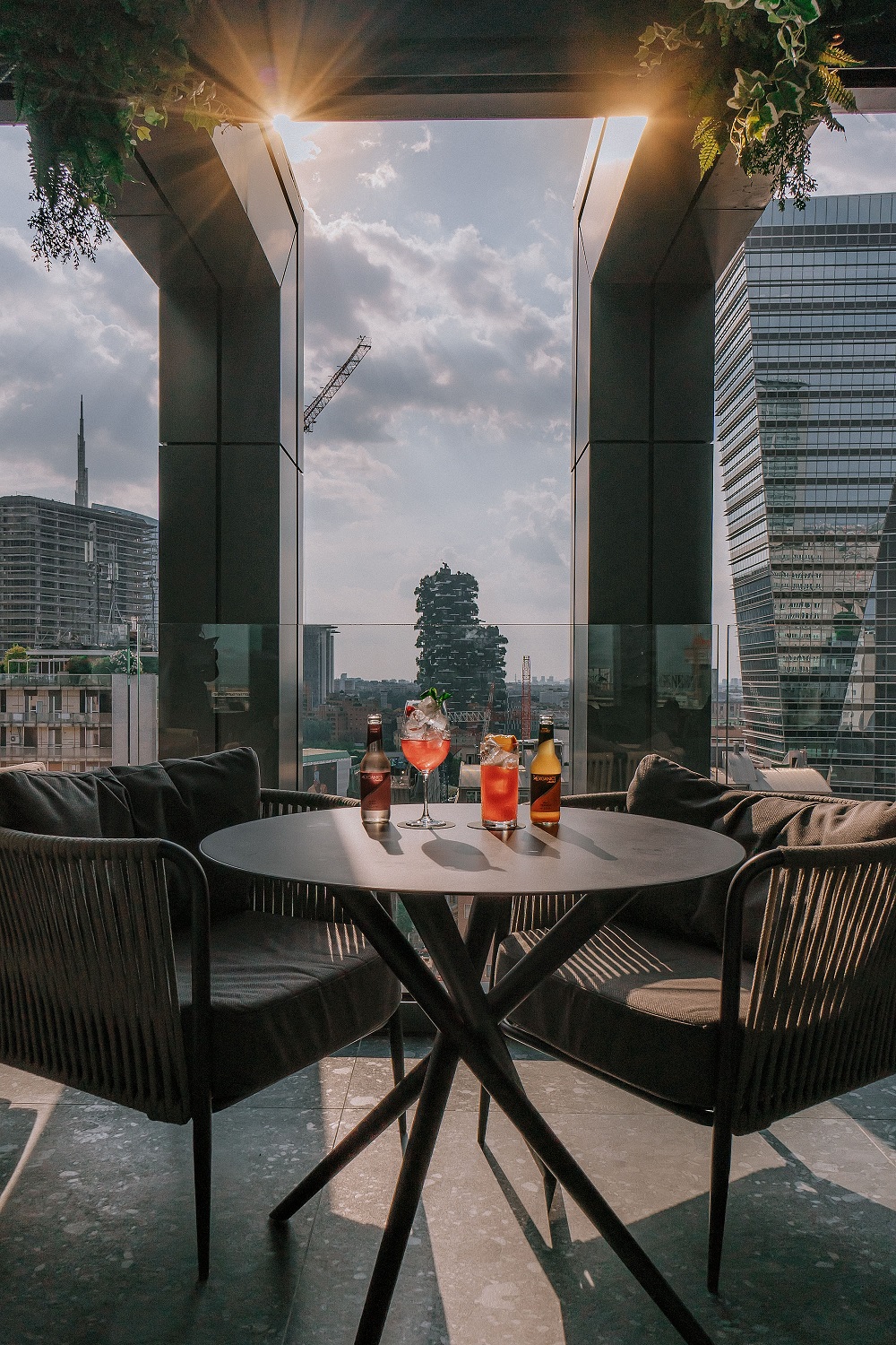 The Organics SkyGarden, aperitivo con vista a Milano, articolo su Beyond the Magazine