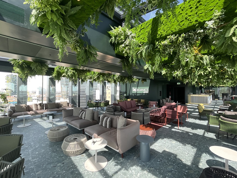 The Organics SkyGarden, aperitivo con vista a Milano, articolo su Beyond the Magazine