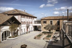 Relais Almaranto, articolo su the hub